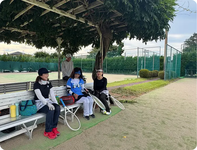 画像：休憩中に談笑する様子